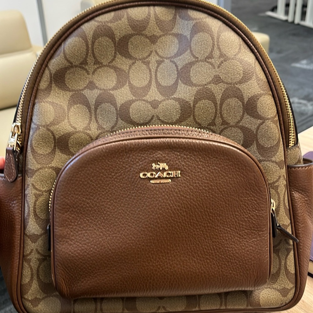 Tan Coach Backpack - Medium Size
So beautiful!